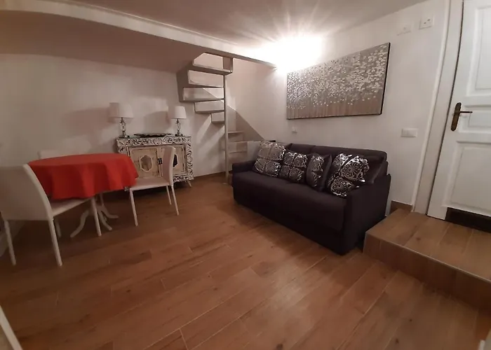 Navona Best House
